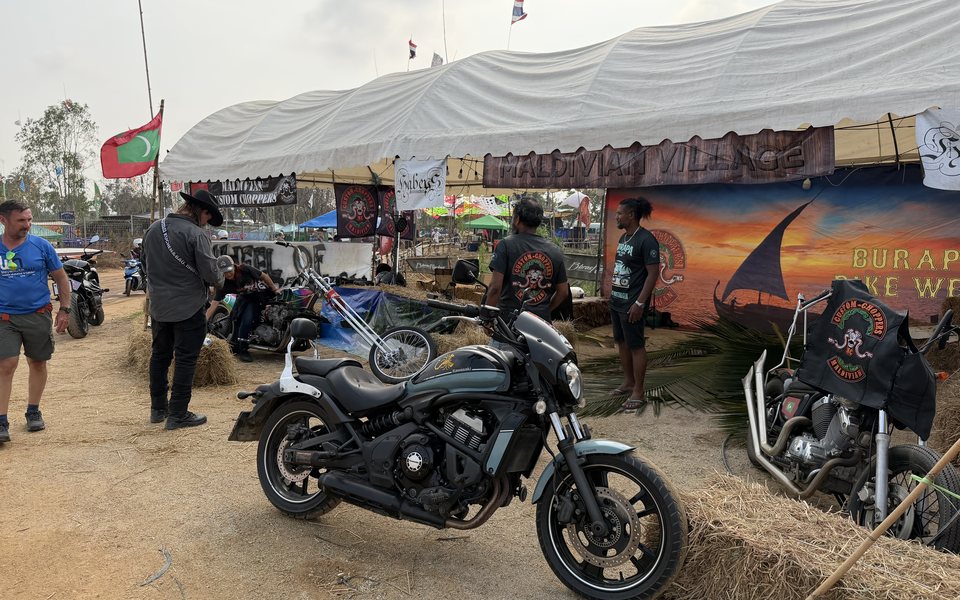 Maldivian Custom Choppers crew